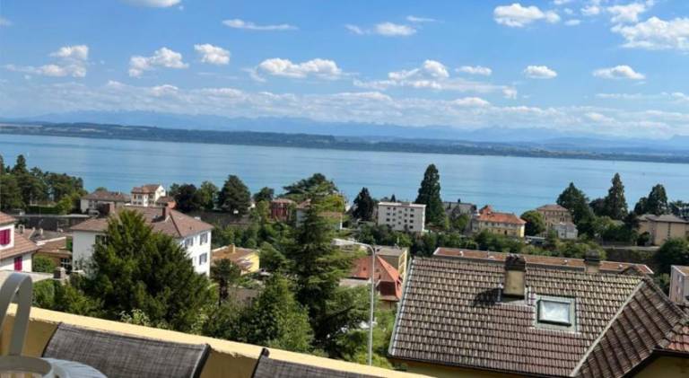 Holiday apartment with patio | Pets are welcome in Neuchatel