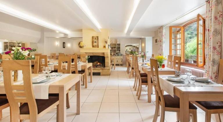 Hotel Restaurant Le Relays du Chasteau - Logis Hotel — photo 3