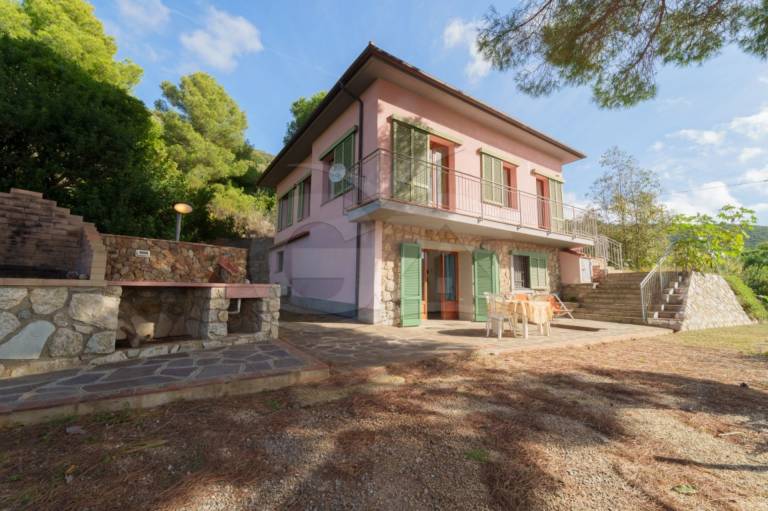 Family-friendly holiday apartment with barbeque, yard & terrace | Next to the beach | Pet-friendly — photo 4