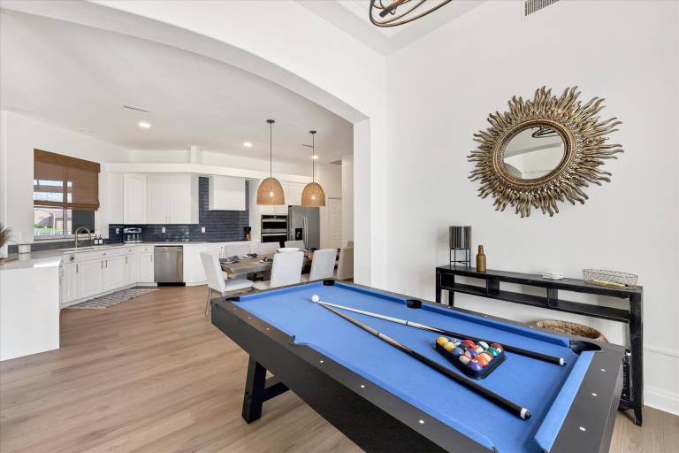 Family-friendly spacious house with private pool, barbeque & yard | Water view | Pets are welcome — photo 4