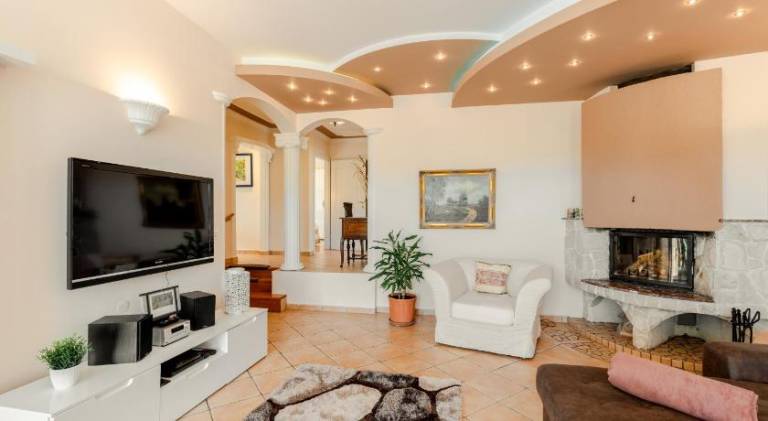 Villa with jacuzzi & pool | Pets allowed — photo 2