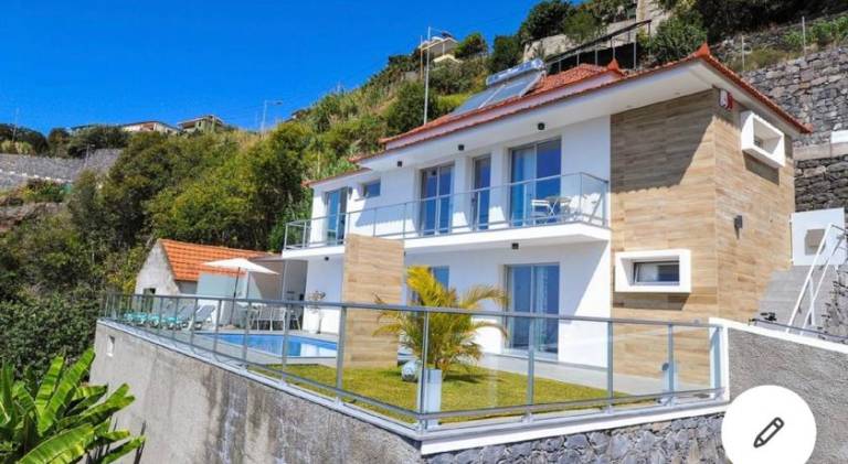 Pleasant villa with BBQ, private pool & patio | Pet-friendly — photo 5