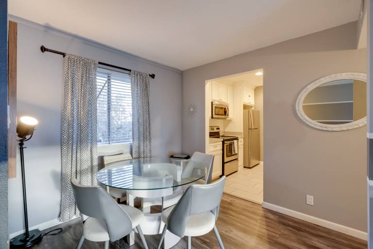 Fully Renovated! Walkable Old Town Condo — photo 2