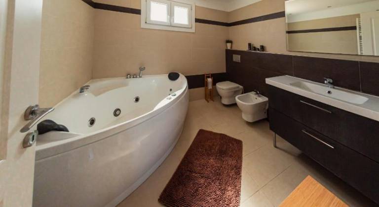 Fully equipped villa with BBQ, garden & terrace | Next to the beach | Suitable for remote work | Pets are welcome — photo 4