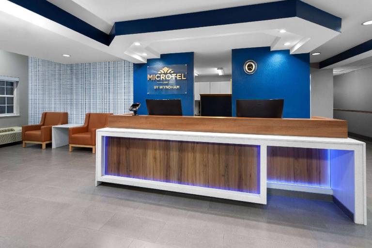 Microtel Inn & Suites by Wyndham Janesville — photo 3