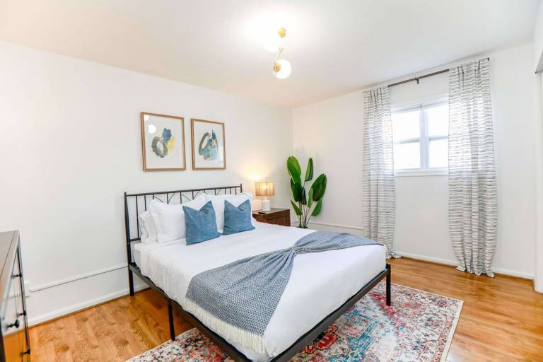 Apartment with fast internet | Lake view — photo 2