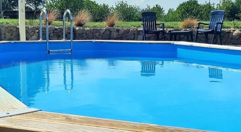 Vacation home with jacuzzi & pool — photo 4