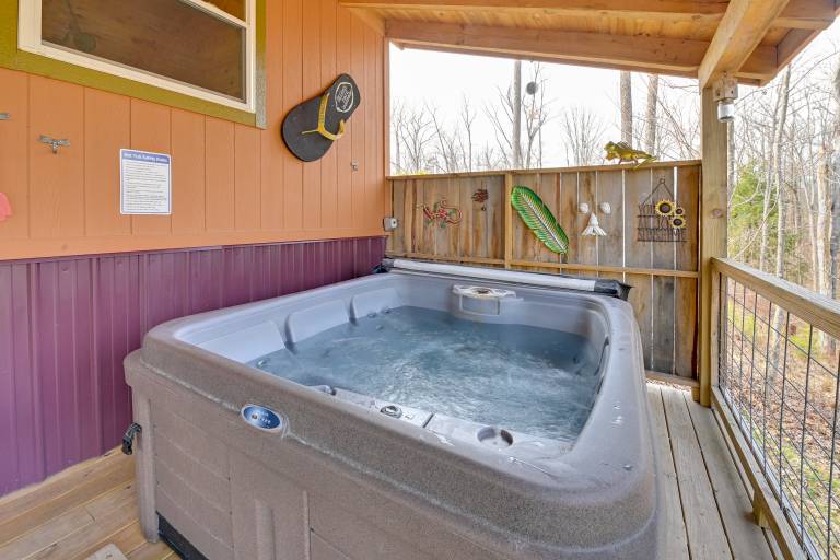 Bring a Pet: Peaceful Frenchburg Cabin on 1 Acre — photo 2