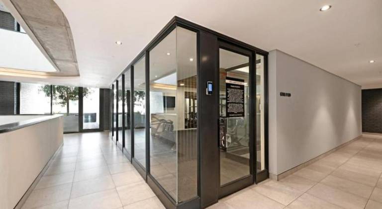Apartment with pool | Near Sea Point | Beach nearby | Perfect for remote work | Pets allowed — photo 4