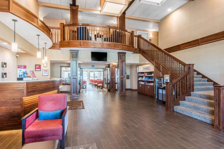 Comfort Suites Linn County Fairground and Expo — photo 2