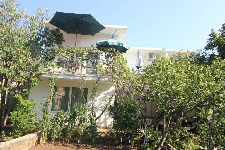 Holiday apartment with garden & grill | Pet-friendly — photo 2