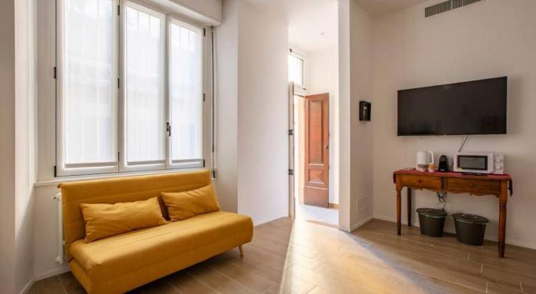 -Art Gallery- Luxury Boutique in center of Como in Brunate
