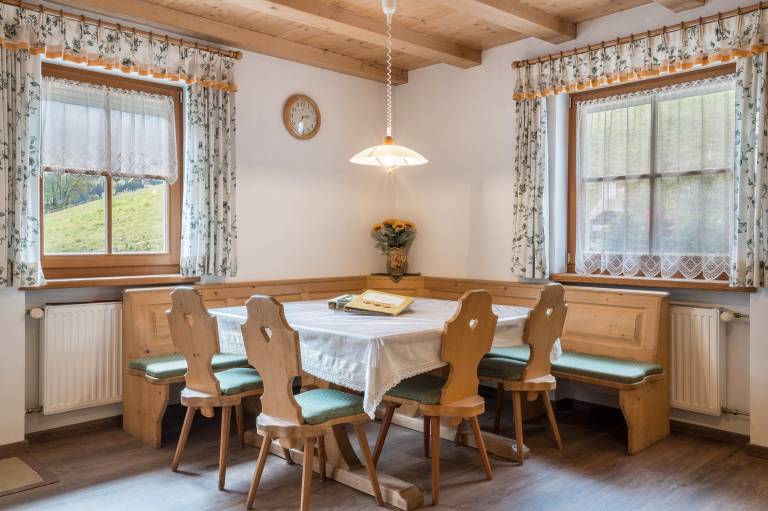 Family-oriented wonderful holiday apartment with yard, fast internet & barbecue | Mountain view | Pets allowed — photo 5