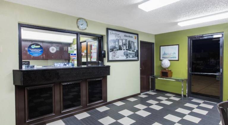 Super 8 By Wyndham Aberdeen Md — photo 3