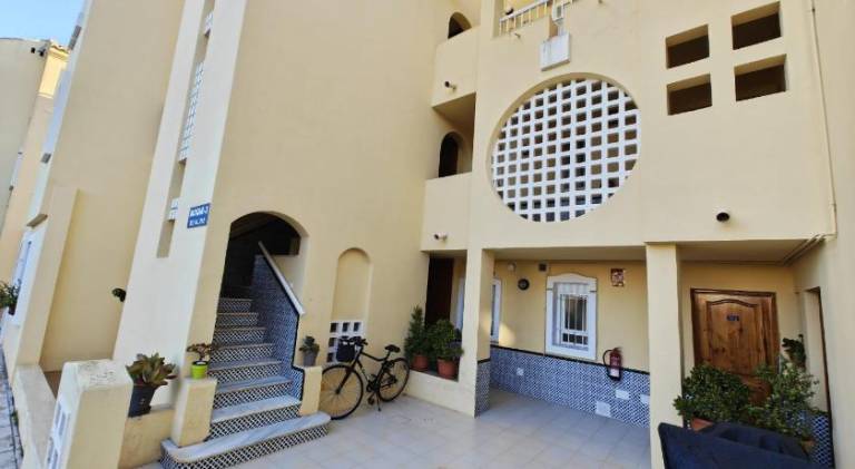 Holiday apartment with pool — photo 4