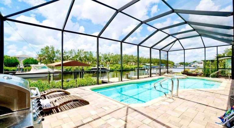 Serenity, Luxury Waterfront Oasis w Private Pool - Sleep 12 in Bradenton, FL