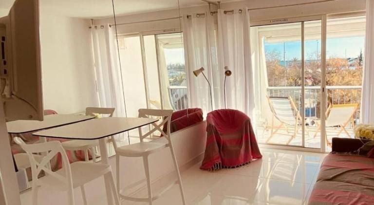 Rental apartment with 1 room for 2 persons in La Grande-Motte
