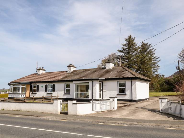 Cabin Carrowkeel