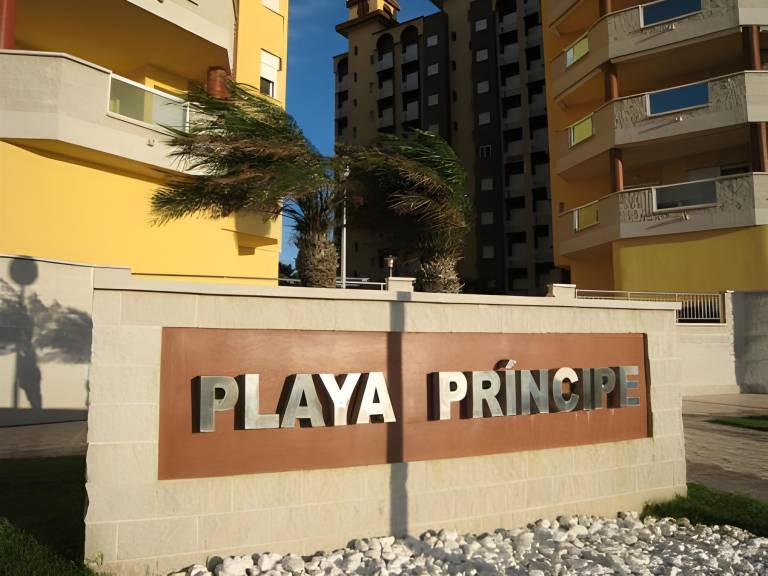 Holiday apartment with patio, pool & garden in Murcia