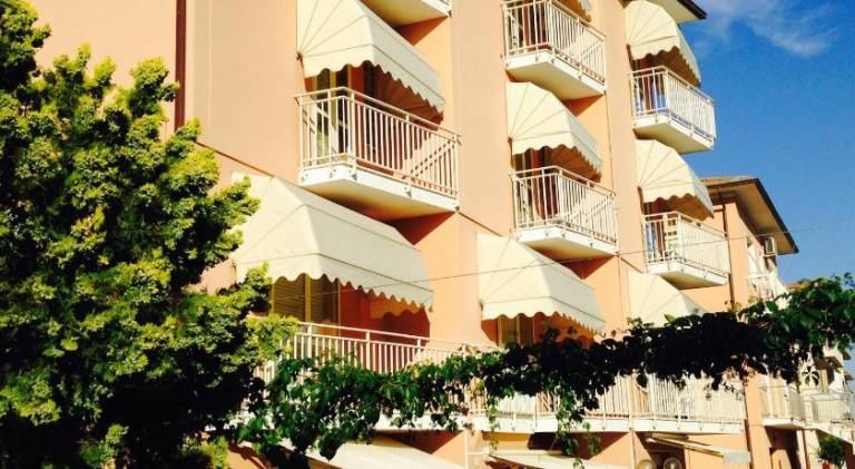 Serviced apartment with jacuzzi & garden in Senigallia