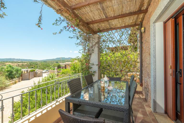Fully equipped villa with fast internet, garden & terrace | City view | Dogs allowed — photo 2