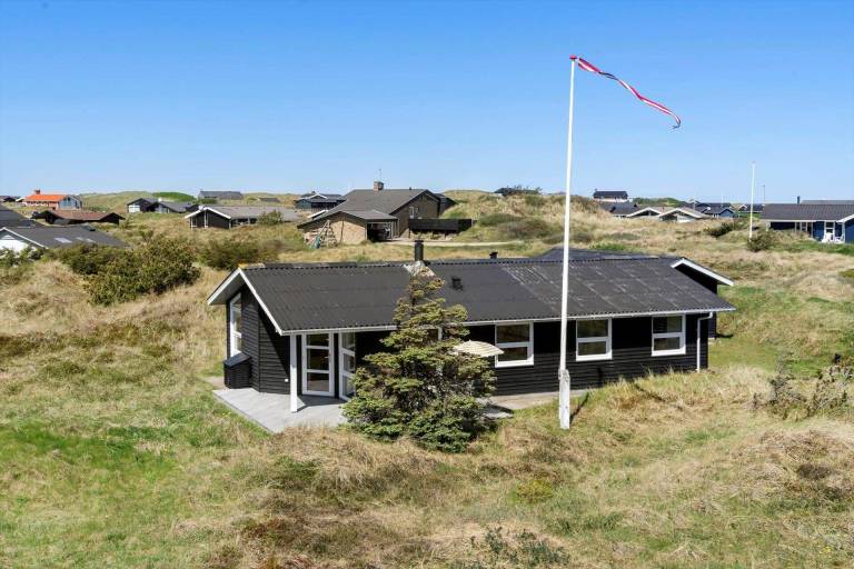 Fully equipped vacation home with patio & barbecue | Beach nearby | Dogs allowed in Lokken