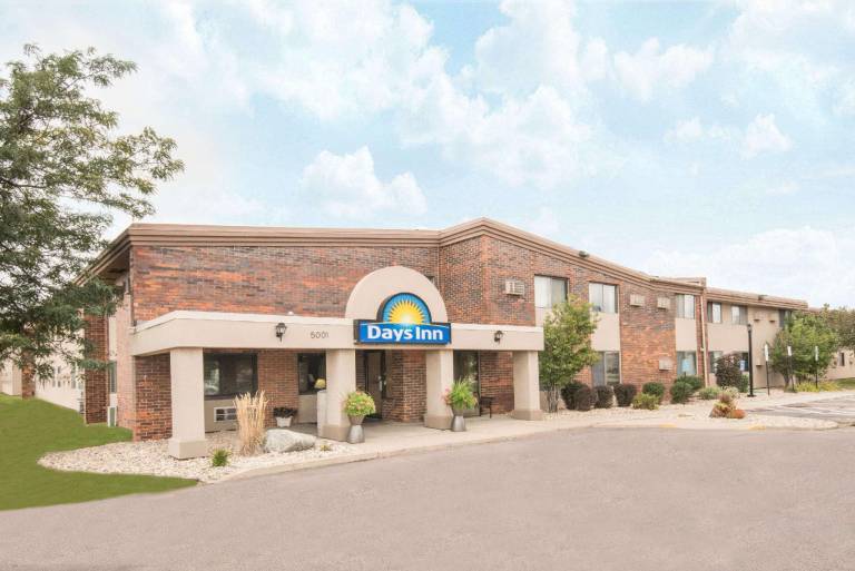 Days Inn by Wyndham Sioux Falls Airport in Sioux Falls, SD