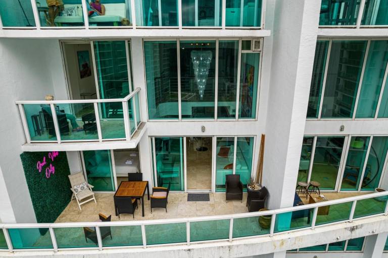 Condo  Coconut Grove