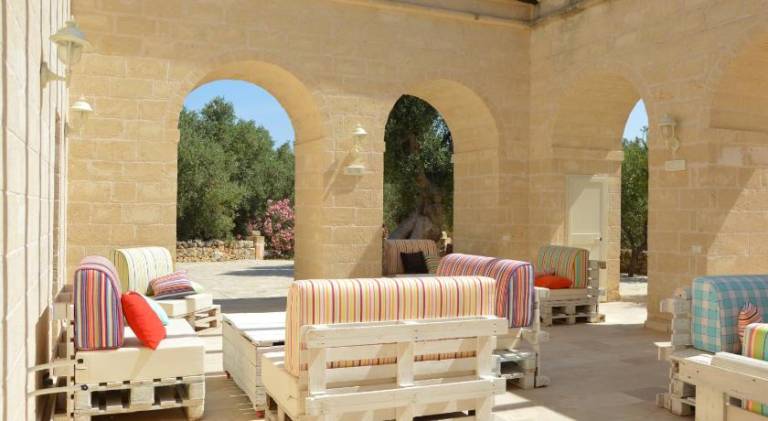 Farm with patio, garden & pool — photo 3