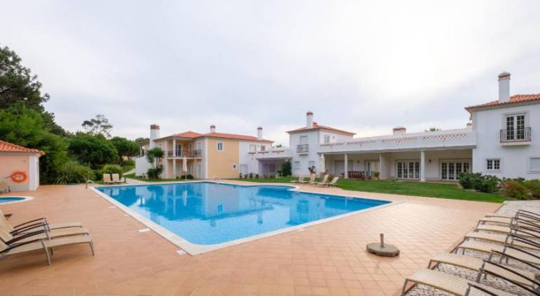 Nice house with barbeque, pool & yard | Dogs allowed — photo 3