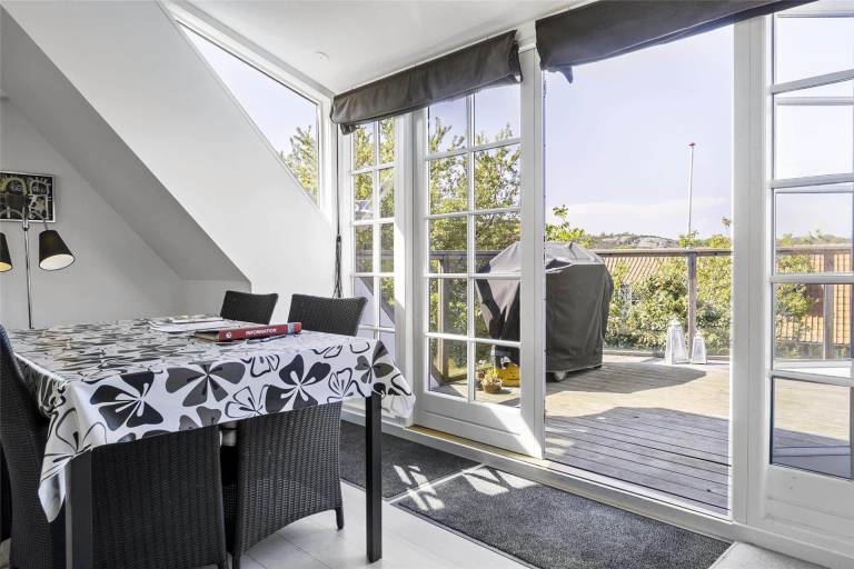 Holiday apartment with patio & grill | Sea view — photo 2