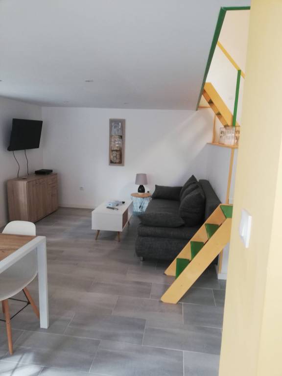 Child-friendly vacation home with patio & garden | Garden view | Pets are welcome — photo 3