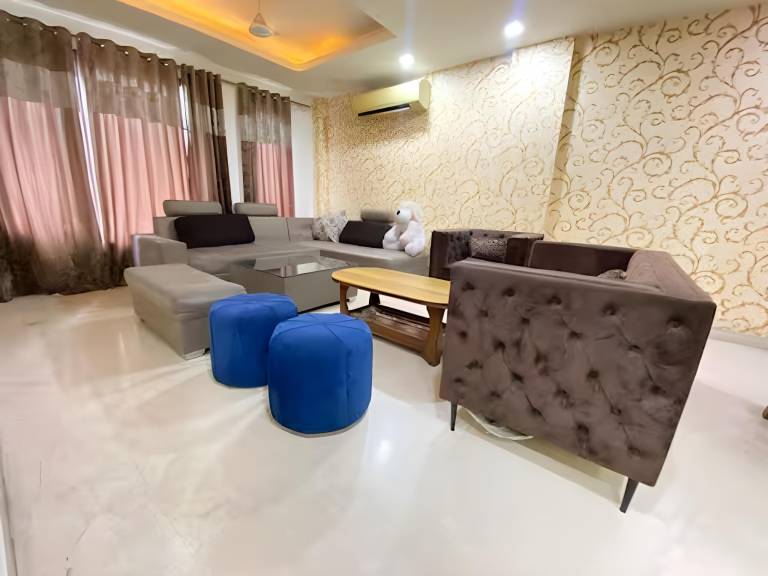 Apartment Sanjay Van