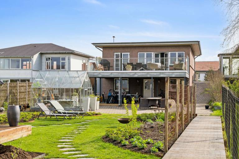 Bungalow with garden, grill & patio | Sea view — photo 2