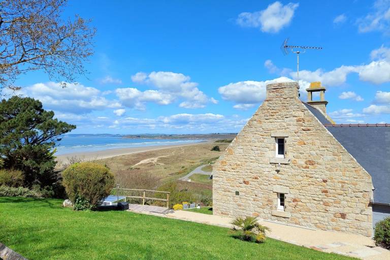 Fully equipped ample house with patio, barbecue & yard | Sea view | Beach nearby | Pet-friendly — photo 4