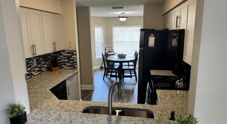 Vacation home with pool & hot tub — photo 4