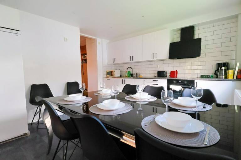 Vacation home with 5 rooms for 12 persons in Gothenburg