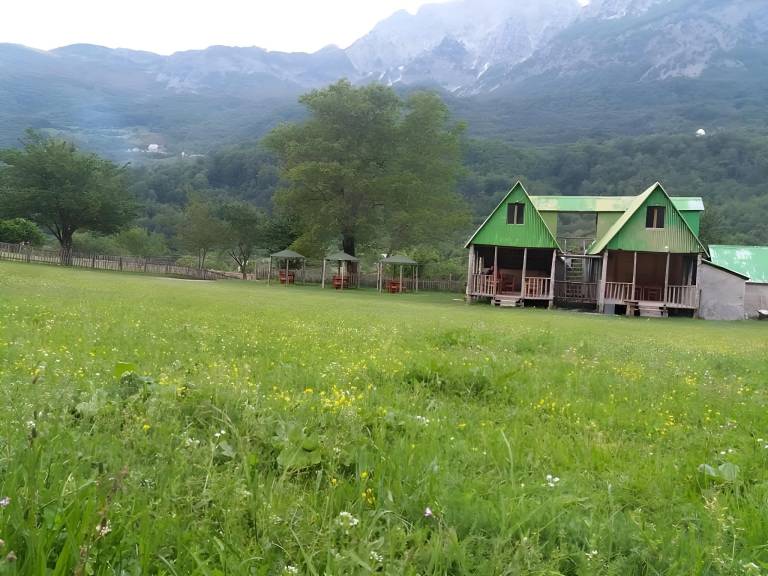 7 Cabins - Thethi Getaway — photo 4