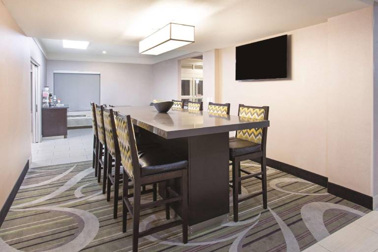 La Quinta Inn & Suites by Wyndham Roswell — photo 5