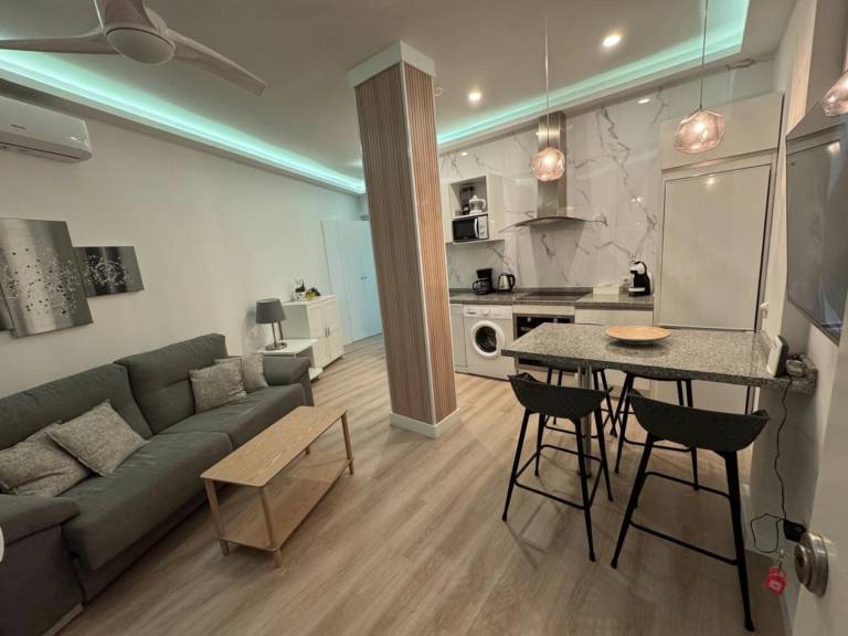 Rental apartment with patio — photo 3