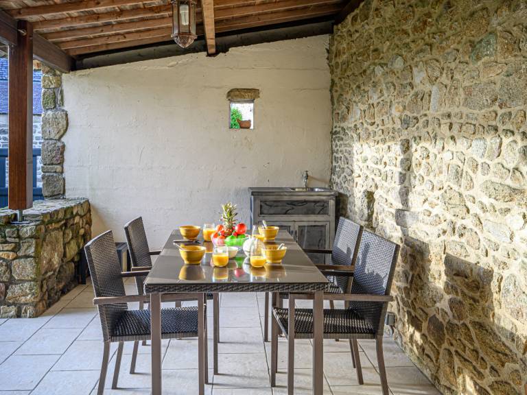 Fully equipped pleasant house with patio & yard | Pets are welcome — photo 3