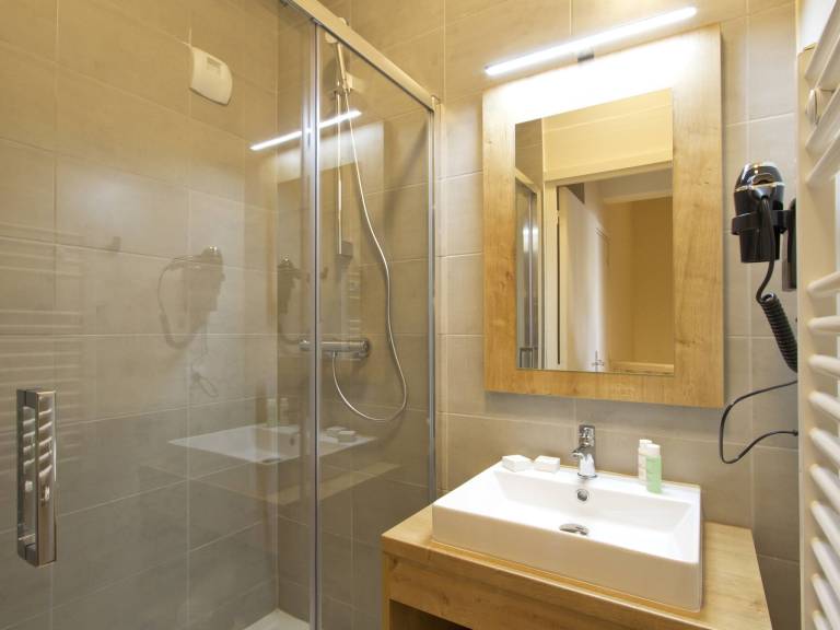 Nice apartment with hot tub, heated pool & sauna | Next to the ski | Pet-friendly — photo 5