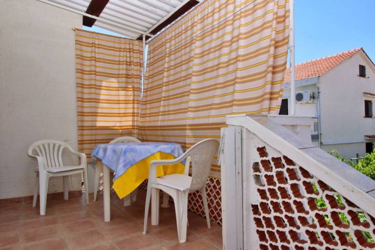 Pleasant holiday apartment with yard & grill | Dogs allowed in Crikvenica