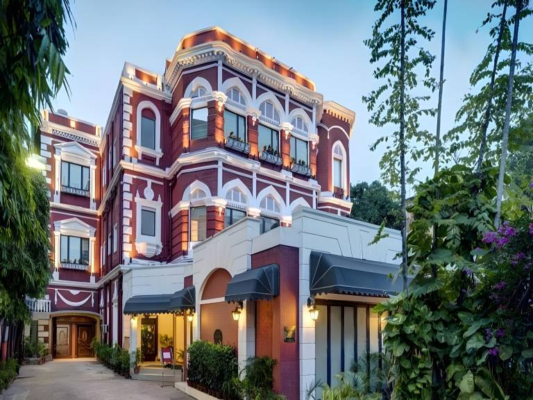 The Astor Hotel Kolkata