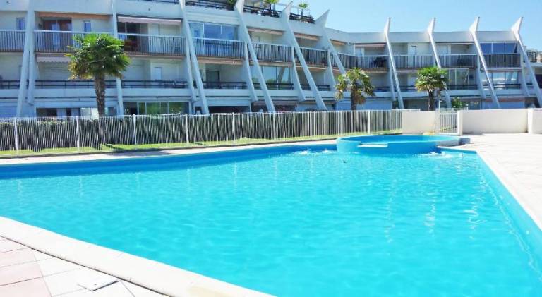Rental apartment with pool | Next to the beach | Pets allowed in La Grande-Motte