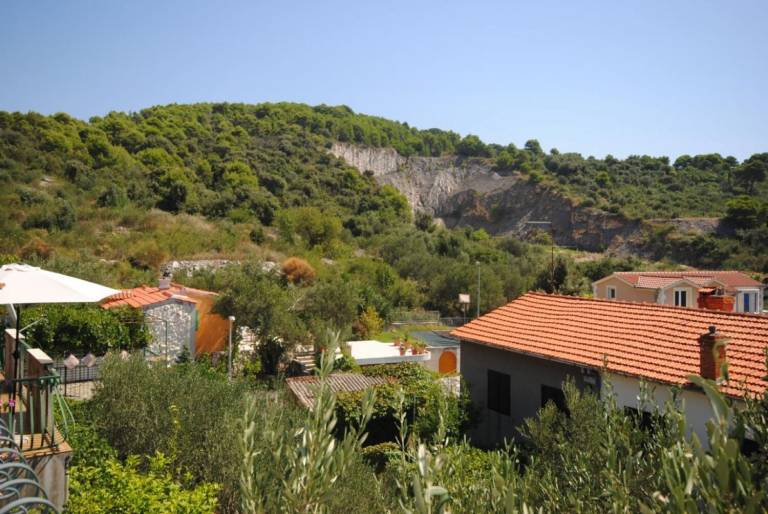 Fully equipped beautiful rental apartment with grill & terrace | Sea view | Pets allowed — photo 2