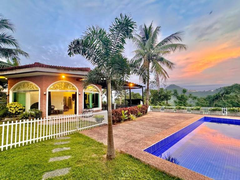 House with 3 rooms for 14 persons in Olongapo