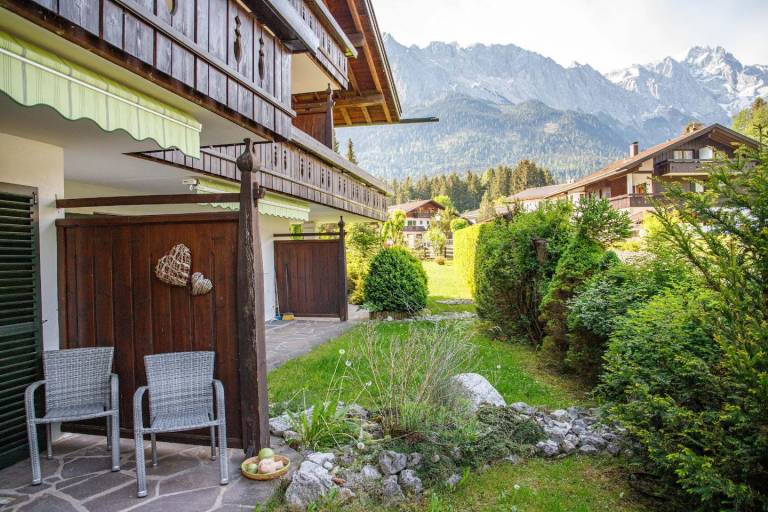 Premium holiday apartment "Maiglöckerl" with fantastic mountain view in the Zugspitz village Grainau — photo 5