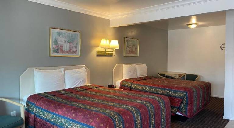 Lark Motel Willits — photo 2