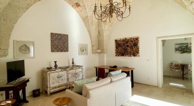 Serviced apartment with patio | Pets allowed — photo 2